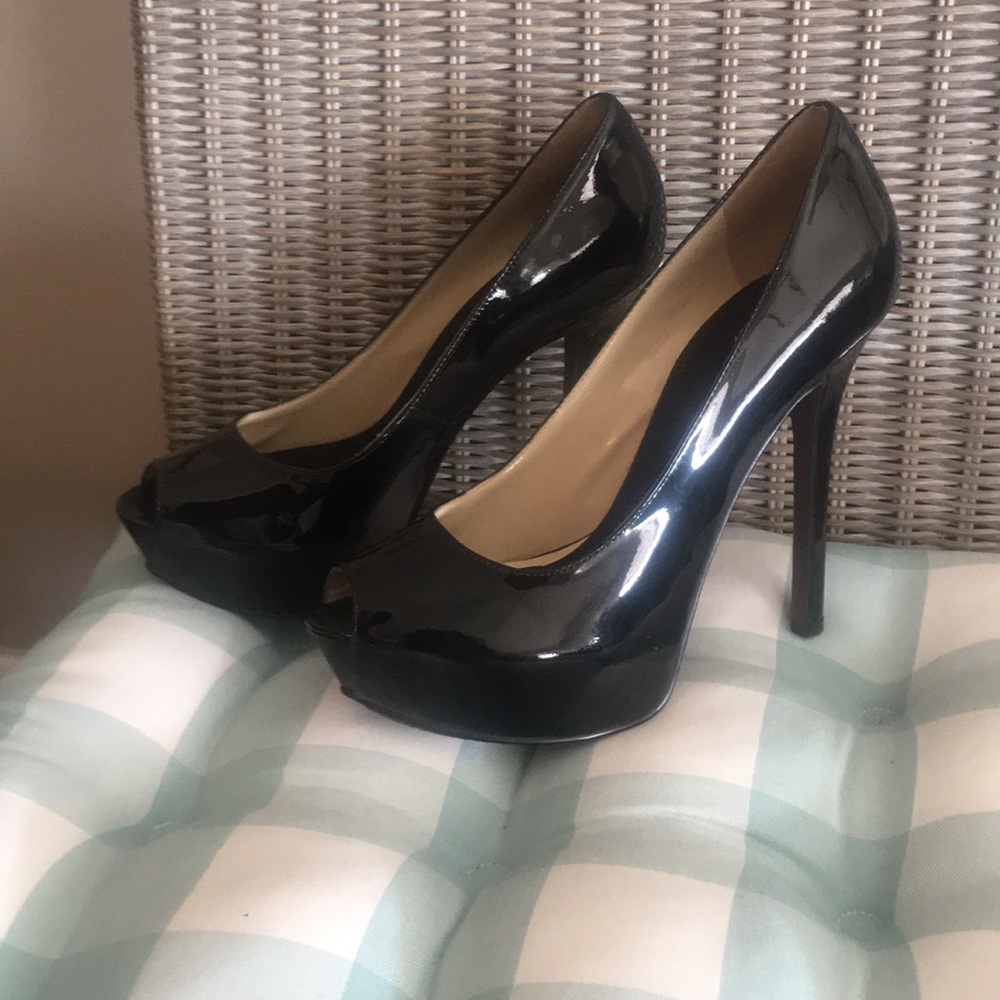 Black patent leather open toe platform heels